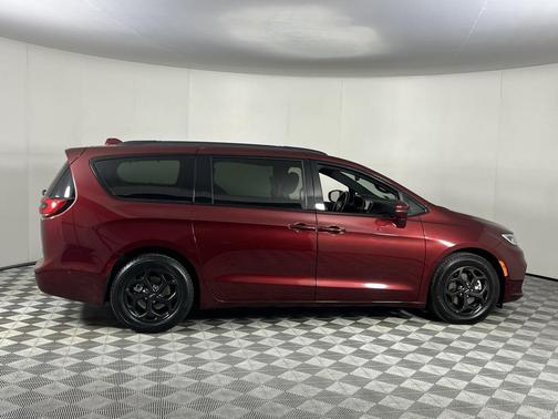 2021 Chrysler Pacifica Hybrid Limited