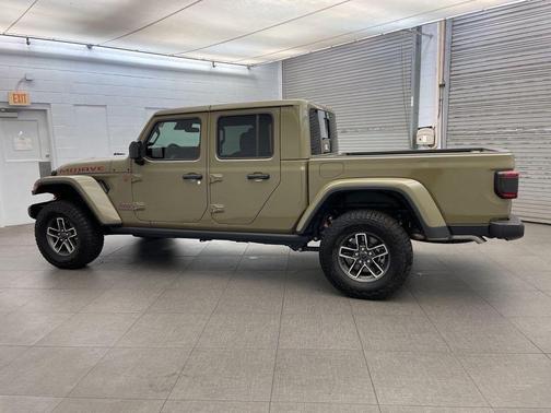 41 2026 Jeep Gladiator Mojave 4x4