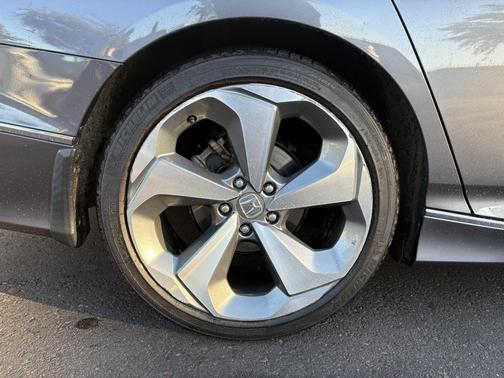 2019 Honda Accord Touring 2.0T