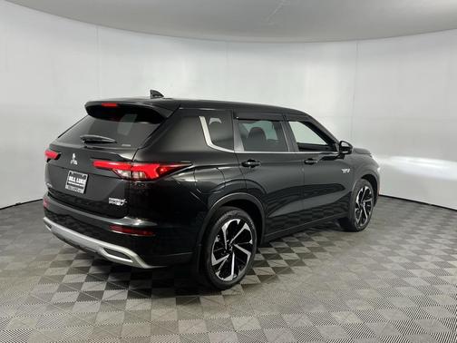 2023 Mitsubishi Outlander PHEV SE S-AWC