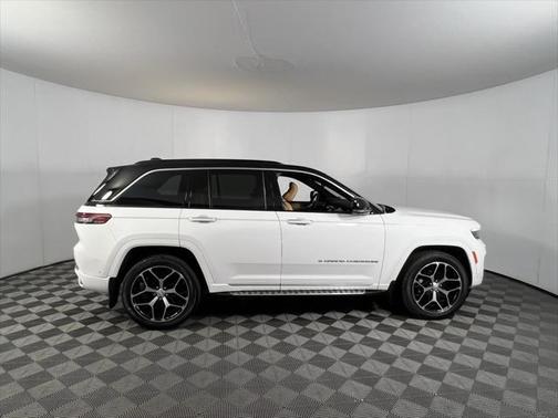 2024 Jeep Grand Cherokee Summit