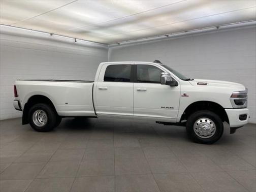 2025 RAM 3500 Laramie Crew Cab 4x4 8' Box