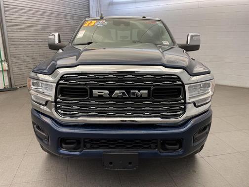 2023 RAM 3500 Limited Crew Cab 4x4 8' Box