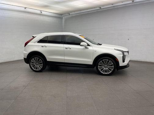 Crystal White Tricoat 2024 Cadillac XT4 Premium Luxury