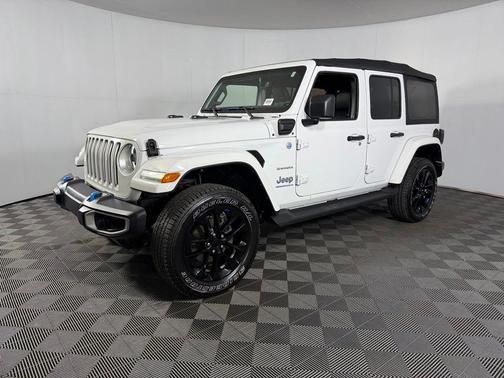 Bright White Clearcoat 2023 Jeep Wrangler 4xe Sahara