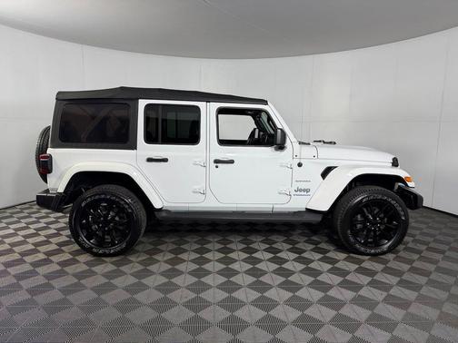 Bright White Clearcoat 2023 Jeep Wrangler 4xe Sahara