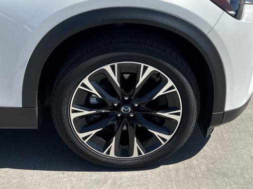 2024 Mazda CX-90 PHEV Premium Plus