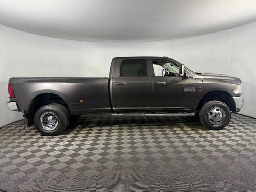 Granite Crystal Metallic Clearcoat 2018 RAM 3500 Big Horn Crew Cab 4x4 8' Box