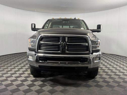 Granite Crystal Metallic Clearcoat 2018 RAM 3500 Big Horn Crew Cab 4x4 8' Box