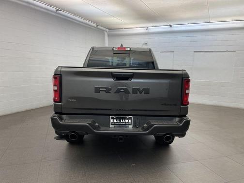 Granite Crystal Metallic Clearcoat 2026 RAM 1500 Warlock Crew Cab 4x4 5'7' Box