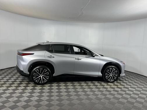 2023 Lexus RZ 450e Luxury