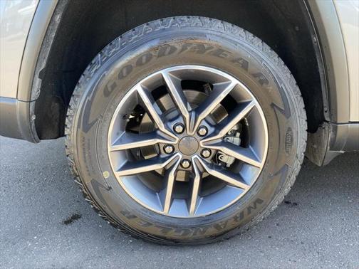 2020 Jeep Grand Cherokee Laredo