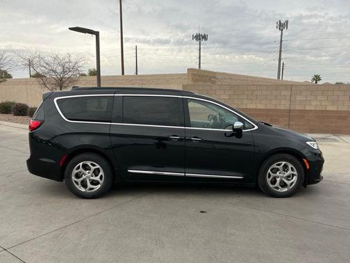 2023 Chrysler Pacifica Limited