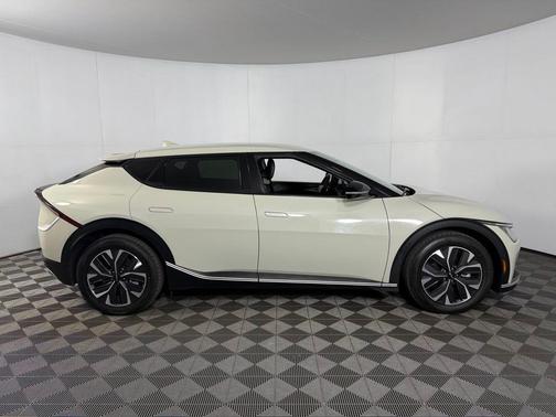 Glacier 2024 Kia EV6 Light Long Range