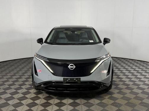 Boulder Gray Pearl/Black Diamond Pearl 2023 Nissan ARIYA PLATINUM+
