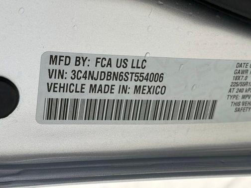 Silver Zynith Metallic Clearcoat 2025 Jeep Compass Latitude