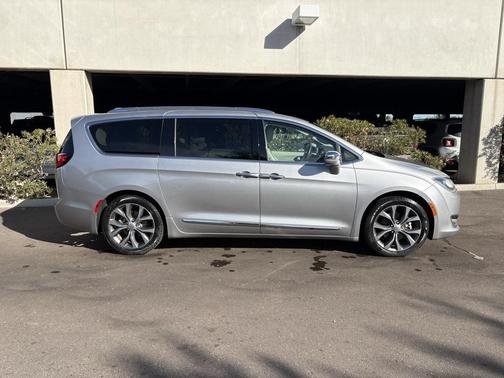 2018 Chrysler Pacifica Limited