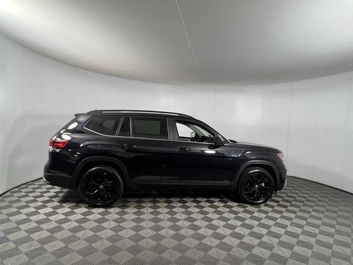 2022 Volkswagen Atlas 2.0T SE w/Technology