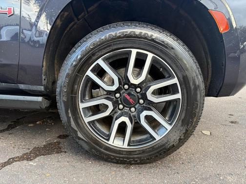 2023 GMC Yukon 4WD AT4