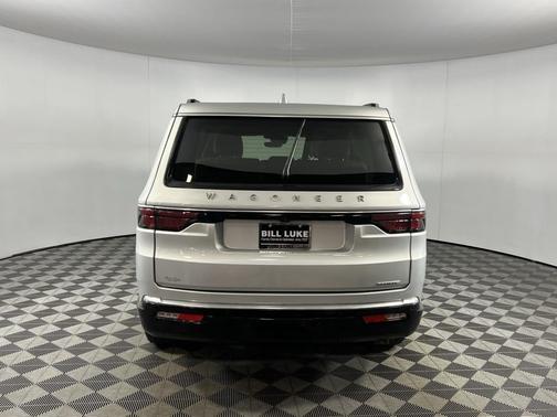 2022 Jeep Wagoneer Series II 4x2