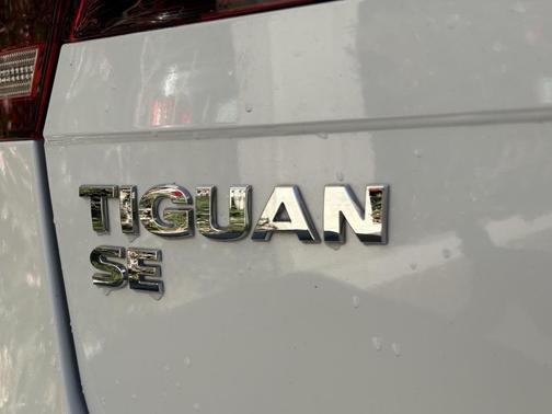 2021 Volkswagen Tiguan 2.0T SE R-Line Black