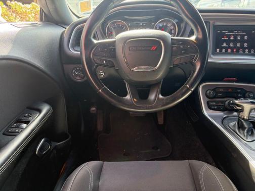 White Knuckle Clearcoat 2019 Dodge Challenger SXT