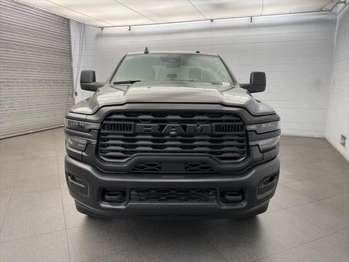 2025 RAM 2500 Tradesman Crew Cab 4x4 6'4' Box