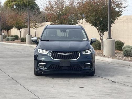 2022 Chrysler Pacifica Hybrid Limited