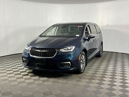 2022 Chrysler Pacifica Hybrid Limited