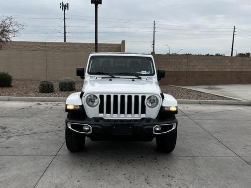 2023 Jeep Gladiator Overland
