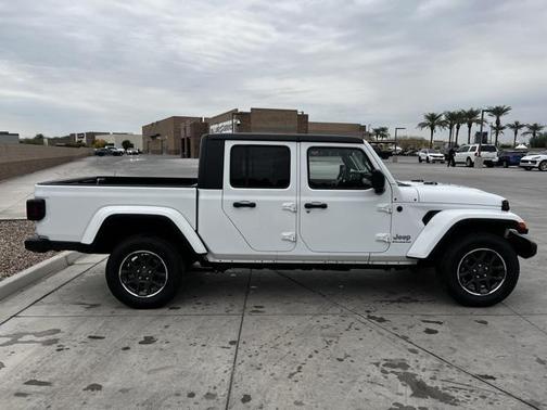 2023 Jeep Gladiator Overland