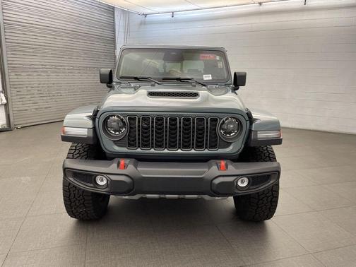 Anvil Clearcoat 2026 Jeep Gladiator Mojave 4x4