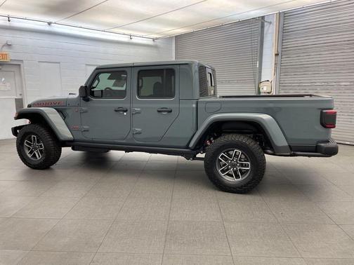 Anvil Clearcoat 2026 Jeep Gladiator Mojave X 4x4