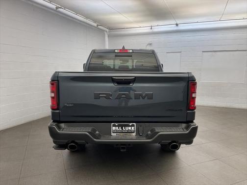 2025 RAM 1500 Warlock Crew Cab 4x4 5'7' Box