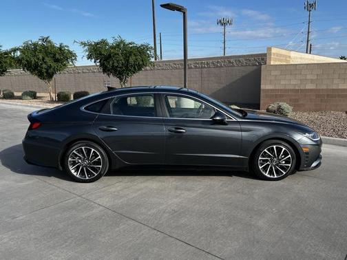 2022 Hyundai SONATA Limited