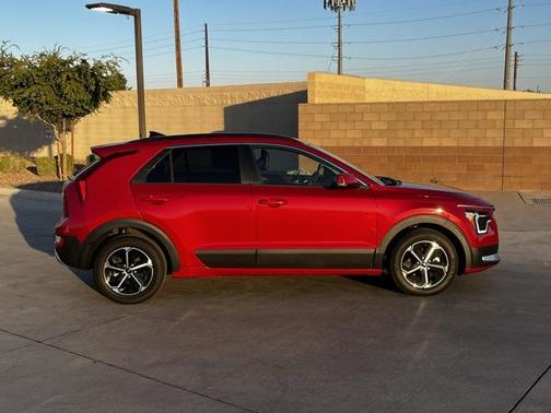 2023 Kia Niro EX