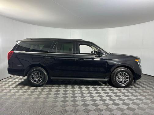 2025 Ford Expedition Max Active 4x4