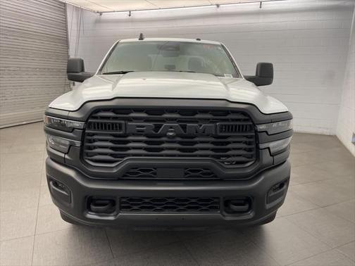 2025 RAM 2500 Tradesman Crew Cab 4x4 6'4' Box
