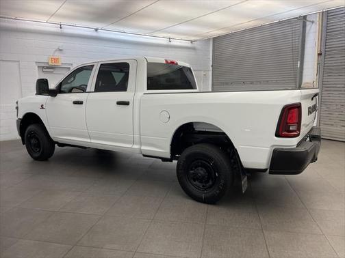 2025 RAM 2500 Tradesman Crew Cab 4x4 6'4' Box