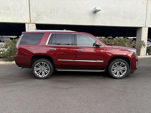 2018 Cadillac Escalade Luxury