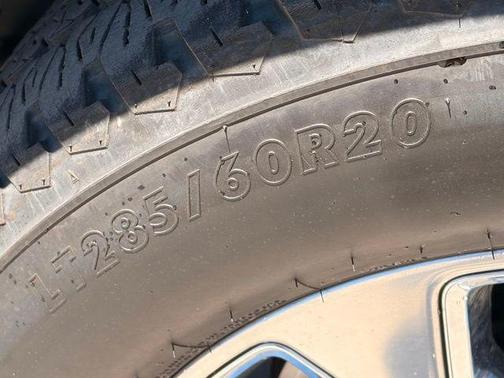 Patriot Blue Pearlcoat 2024 RAM 3500 Limited Crew Cab 4x4 6'4' Box