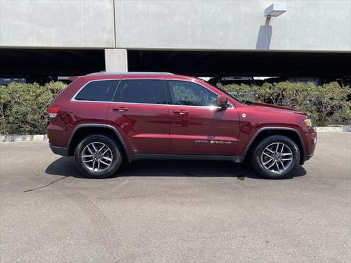2020 Jeep Grand Cherokee Laredo