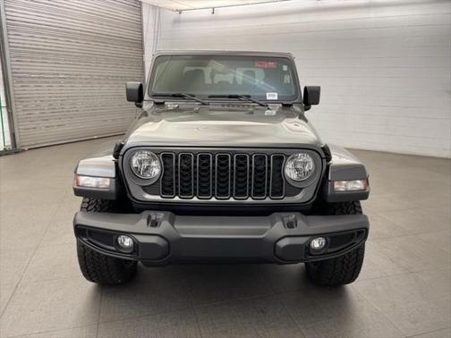 2025 Jeep Gladiator Nighthawk