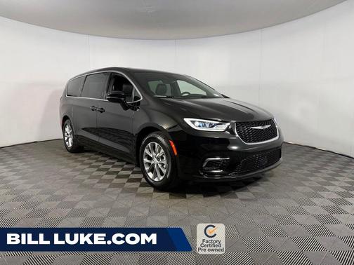 Diamond Black Crystal Pearlcoat 2026 Chrysler Pacifica Limited