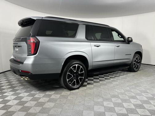 2025 Chevrolet Suburban RST