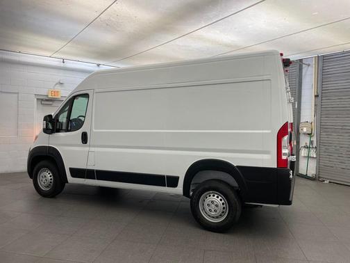 Bright White Clearcoat 2026 RAM ProMaster 1500 Base