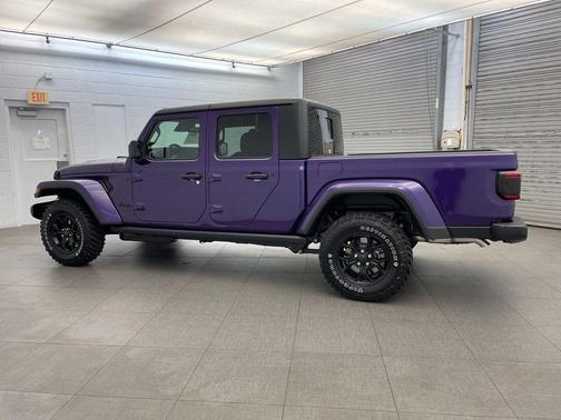 2026 Jeep Gladiator Willys 4x4