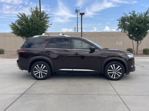 2022 Nissan Pathfinder Platinum 4WD