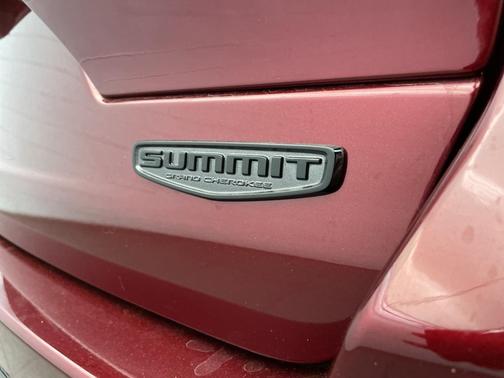 2025 Jeep Grand Cherokee Summit