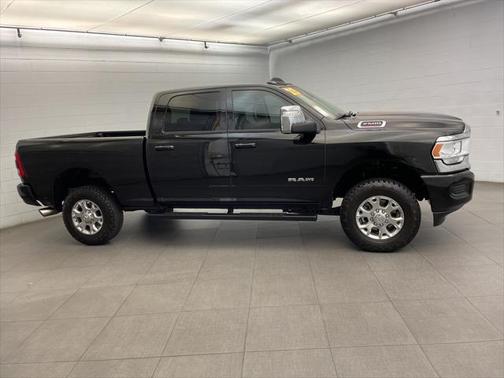 2023 RAM 2500 Laramie Crew Cab 4x4 6'4' Box